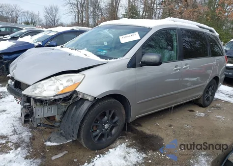 2006 Toyota Sienna Xle z USA, uszkodzony, nr VIN 5TDZA22C86S461041